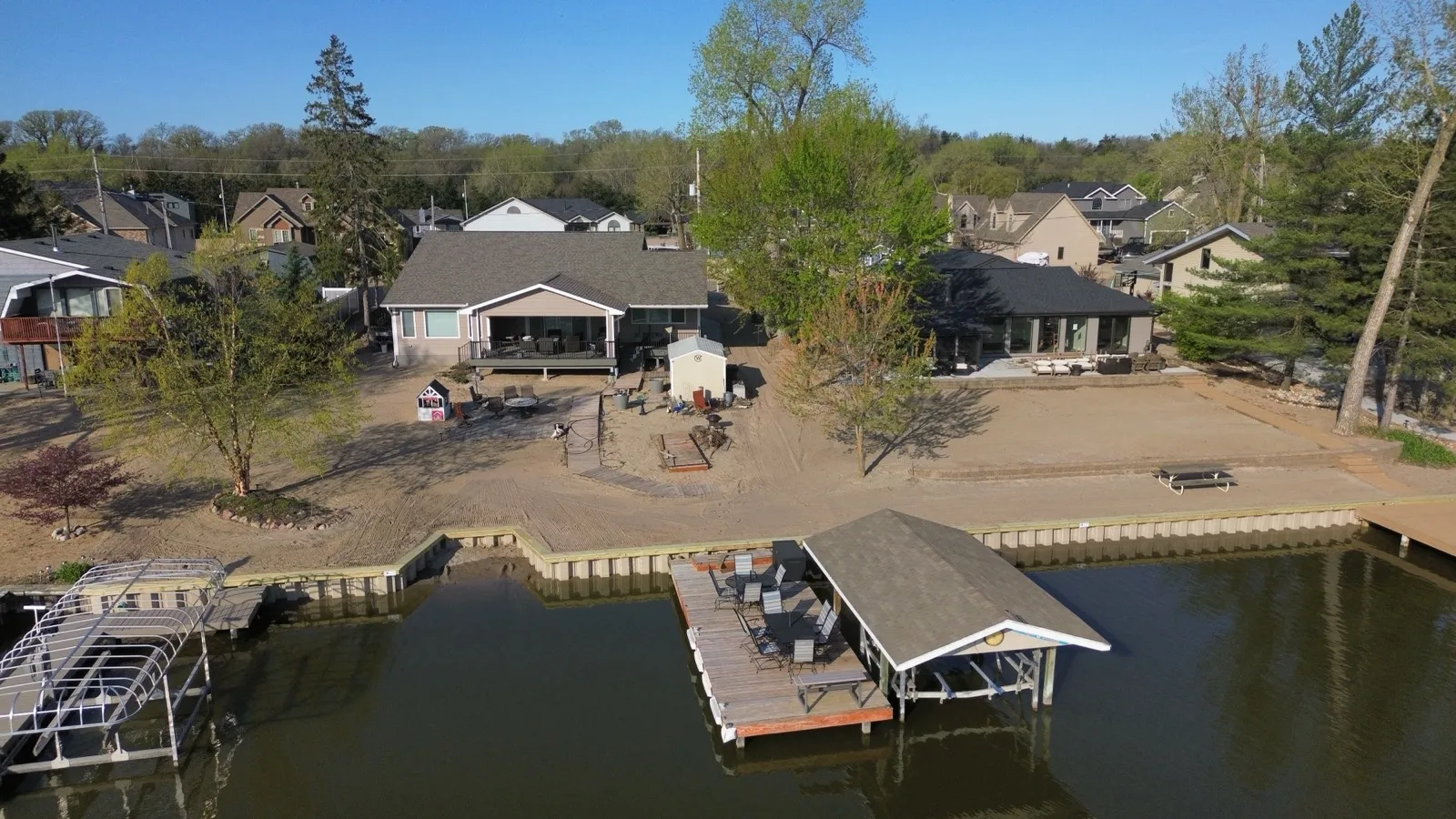 Marine construction in Woodcliff, Nebraska